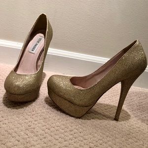 Steve Madden 6.5M sparkly gold platform heals